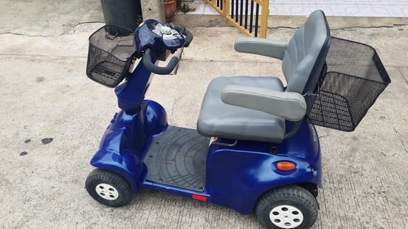 ราคาพิเศษ รถไฟฟ้า 4 ล้อ KUBOTA สำหรับคนแก่หรือคนพิการ เพิ่งมาจากญี่ปุ่น