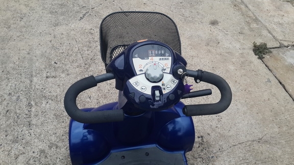 ราคาพิเศษ รถไฟฟ้า 4 ล้อ KUBOTA สำหรับคนแก่หรือคนพิการ เพิ่งมาจากญี่ปุ่น