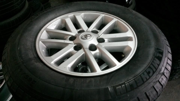 แม็กฟอร์จูนเนอร์ตัวแชมป์ไม่มีรอย พร้อมยาง