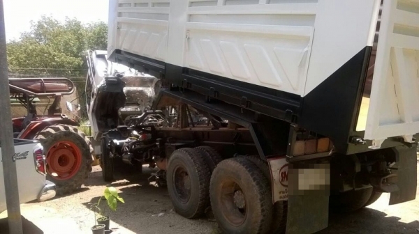 รถอีซูซุ 10 ล้อดั้ม 270 แรงม้า. ปี 49 ( ขายแม่ , ลูก ) สนใจติดต่อ 081 - 6079515 รถอีซูซุ 10 ล้อดั้ม 270 แรงม้า. ปี 49 ( ขายแม่ , ลูก ) สนใจติดต่อ 081 - 6079515