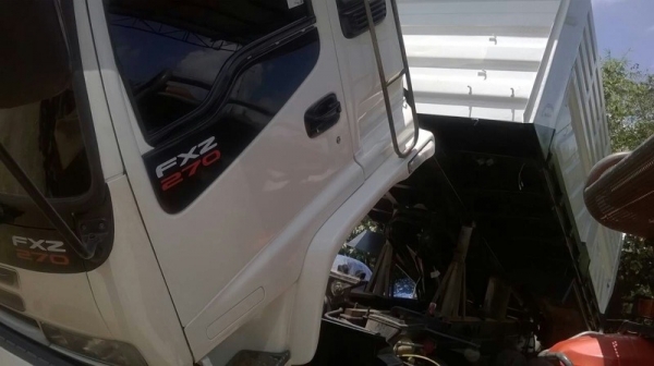 รถอีซูซุ 10 ล้อดั้ม 270 แรงม้า. ปี 49 ( ขายแม่ , ลูก ) สนใจติดต่อ 081 - 6079515 รถอีซูซุ 10 ล้อดั้ม 270 แรงม้า. ปี 49 ( ขายแม่ , ลูก ) สนใจติดต่อ 081 - 6079515