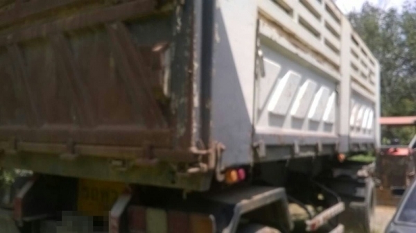 รถอีซูซุ 10 ล้อดั้ม 270 แรงม้า. ปี 49 ( ขายแม่ , ลูก ) สนใจติดต่อ 081 - 6079515 รถอีซูซุ 10 ล้อดั้ม 270 แรงม้า. ปี 49 ( ขายแม่ , ลูก ) สนใจติดต่อ 081 - 6079515