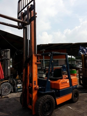 ขาย ฟอล์คลิฟต์ 3 ตัน TOYOTA 5FD30 ขาย ฟอล์คลิฟต์ 3 ตัน TOYOTA 5FD30