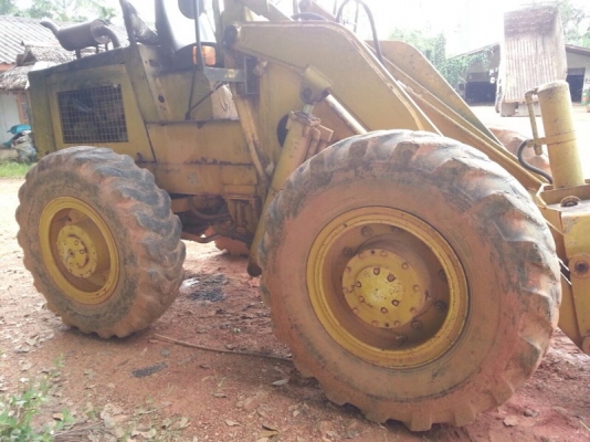 รถตัก TCM  /  4 สูบ.  สนใจติดต่อ 081 - 6079515