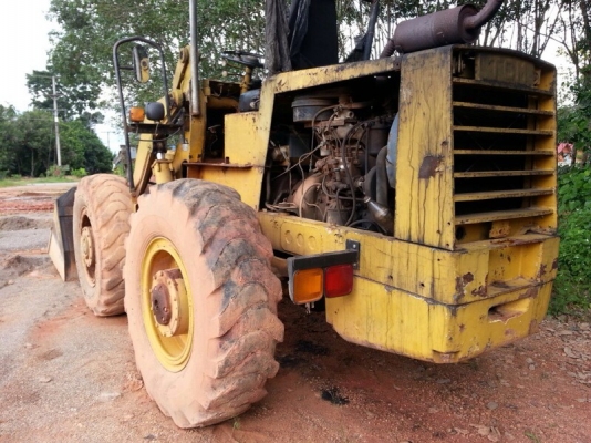 รถตัก TCM  /  4 สูบ.  สนใจติดต่อ 081 - 6079515