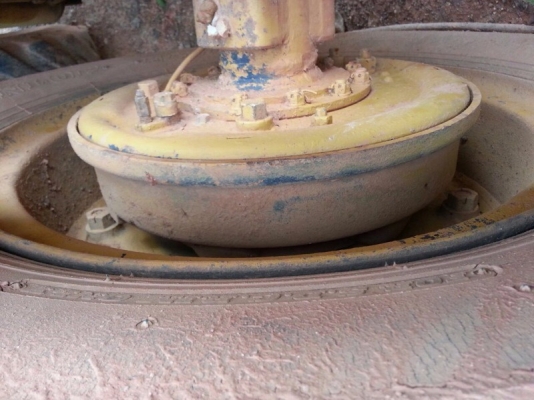 รถตัก TCM  /  4 สูบ.  สนใจติดต่อ 081 - 6079515