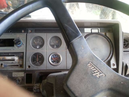 ขาย sumo 227 เครื่องเกียร์ของ3 m( 240 แรง)