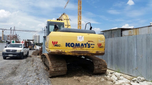 ขายรถแบ็คโฮ KOMATSU PC200-7 ปี 2551 ชั่วโมง 9,200-