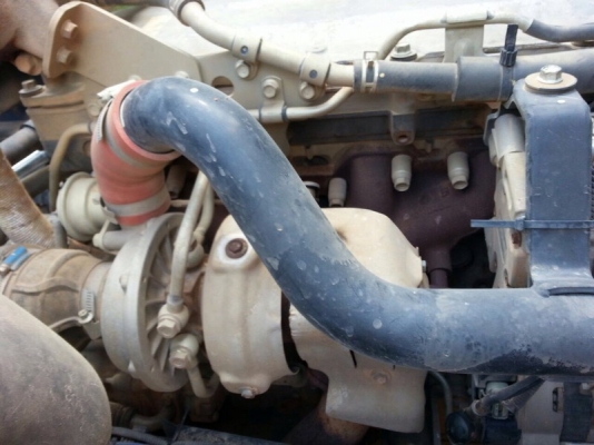 รถอีซูซุ 6 ล้อดั้ม  210 แรงม้า. ปี 54  ( รถวิ่ง 1xx,xxx กม. )  สนใจติดต่อ 081 - 6079515