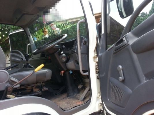 รถอีซูซุ 6 ล้อดั้ม  210 แรงม้า. ปี 54  ( รถวิ่ง 1xx,xxx กม. )  สนใจติดต่อ 081 - 6079515