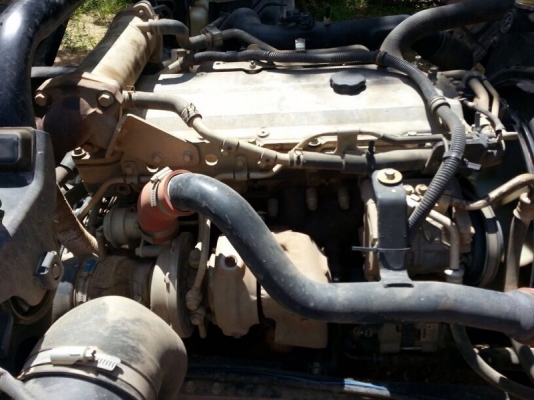 รถอีซูซุ 6 ล้อดั้ม  210 แรงม้า. ปี 54  ( รถวิ่ง 1xx,xxx กม. )  สนใจติดต่อ 081 - 6079515