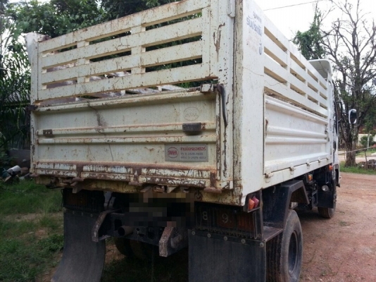 รถอีซูซุ 6 ล้อดั้ม  210 แรงม้า. ปี 54  ( รถวิ่ง 1xx,xxx กม. )  สนใจติดต่อ 081 - 6079515