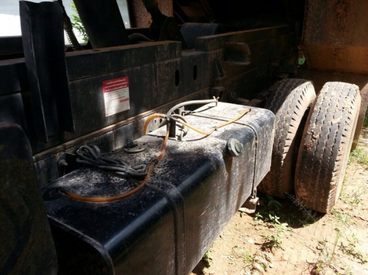 รถอีซูซุ 6 ล้อดั้ม  210 แรงม้า. ปี 54  ( รถวิ่ง 1xx,xxx กม. )  สนใจติดต่อ 081 - 6079515