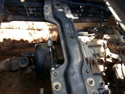 รถอีซูซุ 6 ล้อดั้ม  210 แรงม้า. ปี 54  ( รถวิ่ง 1xx,xxx กม. )  สนใจติดต่อ 081 - 6079515