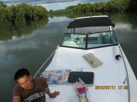 เรือเร็ว speedboat 27 ฟุต พร้อมเทรลเลอร์ 850,000 บาท เรือเร็ว speedboat 27 ฟุต พร้อมเทรลเลอร์ 850,000 บาท