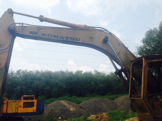 ขายรถแบคโฮ KOMATSU PC 200-2 พร้อมใช้งาน สนใจโทร 081-970-1072 ขายรถแบคโฮ KOMATSU PC 200-2 พร้อมใช้งาน สนใจโทร 081-970-1072