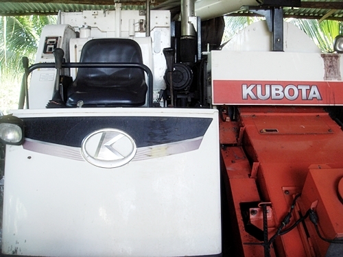 ฝากขายครับรถเกี่ยวข้าวคูโบต้า DC68พร้อมเทรลเลอร์