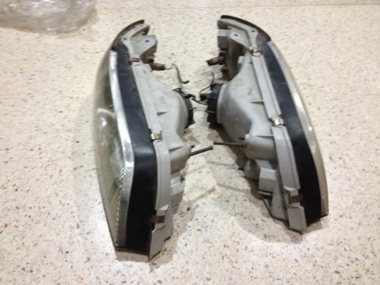 ไฟหน้า A32 ของเก่าญี่ปุ่นสภาพสวย ไฟหน้า A32 ของเก่าญี่ปุ่นสภาพสวย