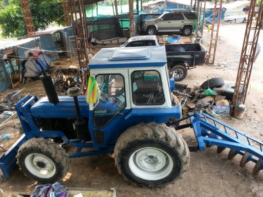 ขายรถไถ ฟร์อด 2เพลา 081 8568685