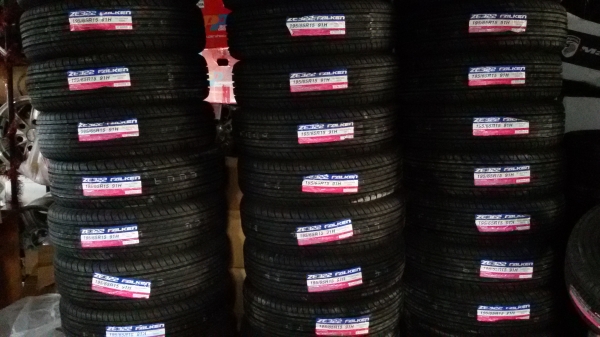 ขายยางใหม่ 195 65 15 เส้น1500