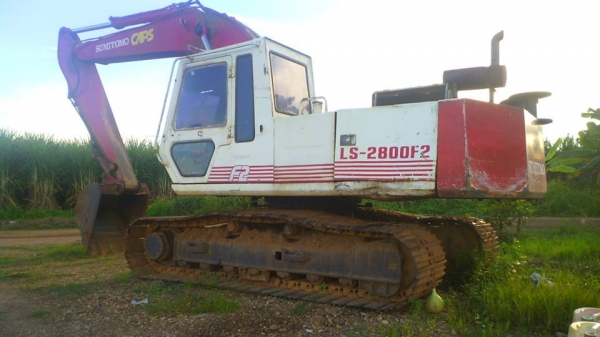 รถแบคโฮ SUMITOMO LS2800 F2 รถสวย มีทะเบียนครบ โซ่ใหม่ทั้งสองข้าง.