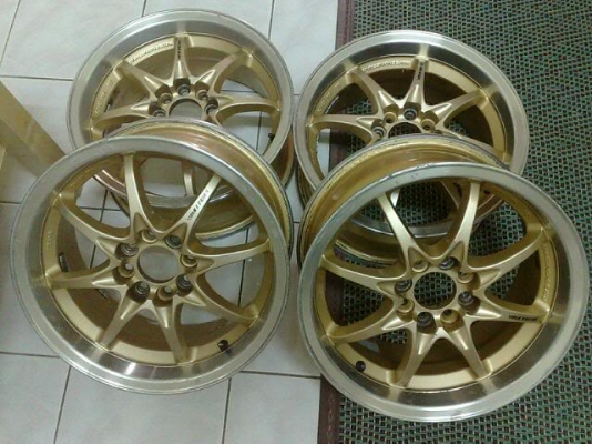 ขอบ 15 4รู100 ครบชุด 4วง