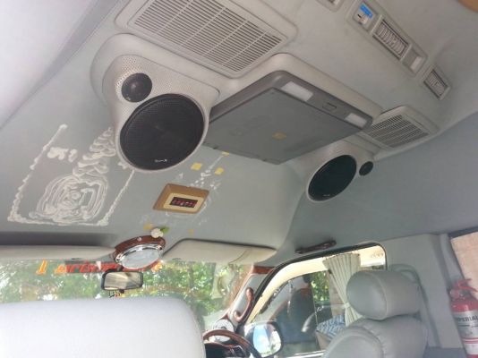 ขายรถตู้TOYOTA COMMUTER D4D แต่งชุดVIP ติดแก๊สNGV เครื่องVVT-i เครื่องดี ภายในสวยมาก สภาพเหมือนใหม่พร้อมใช้งาน เอกสารพร้อมโอน สนใจโทร090-8588220คุณนะ ID:narong498 หรือwww.truck.in.th/498