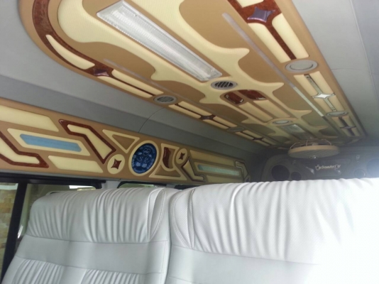 ขายรถตู้TOYOTA COMMUTER D4D แต่งชุดVIP ติดแก๊สNGV เครื่องVVT-i เครื่องดี ภายในสวยมาก สภาพเหมือนใหม่พร้อมใช้งาน เอกสารพร้อมโอน สนใจโทร090-8588220คุณนะ ID:narong498 หรือwww.truck.in.th/498