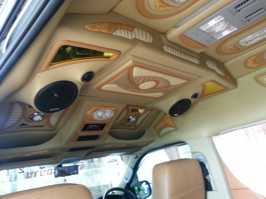 ขายรถตู้TOYOTA COMMUTER D4D ปี2012 แต่งชุดVIPชุดใหญ่เต็มชุด เครื่องVVT-i เครื่องดี ภายในสวยมาก สภาพเหมือนใหม่พร้อมใช้งาน เอกสารพร้อมโอน สนใจโทร090-8588220คุณนะ ID:narong498 หรือwww.truck.in.th/498