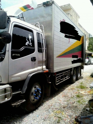 ขายรถบรรทุก 10 ล้อตู้เปียก ISUZU DECA 195 แรงม้าปี 2542 ราคา 950000