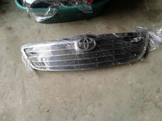 กระจังหน้า Camry 2004