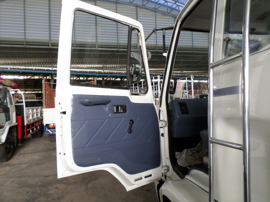 ขาย 6 ล้อ อีซูซุ ร็อกกี้ 160 แรง ยาว 7.20 ม.ปี 1993 สภาพเดิม สนใจชมรถก่อนได้ครับ ติดต่อ 081-9425443