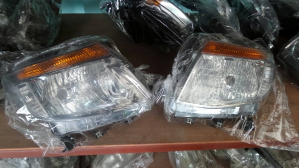 โคมไฟหน้า New Ford Ranger ของแท้มือสอง