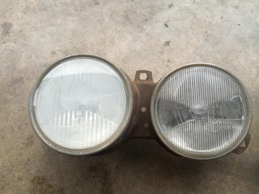 ขายไฟ BMW E30  Hella มี3ดวง ขาย1000บาท อยู่กรุงเทพ อ่อนนุช ศรีนครินทร์ ใกล้ซีคอน ส่งทั่วประเทศ รายละเอียดโทร0817113399 LINE id : bigbangsup