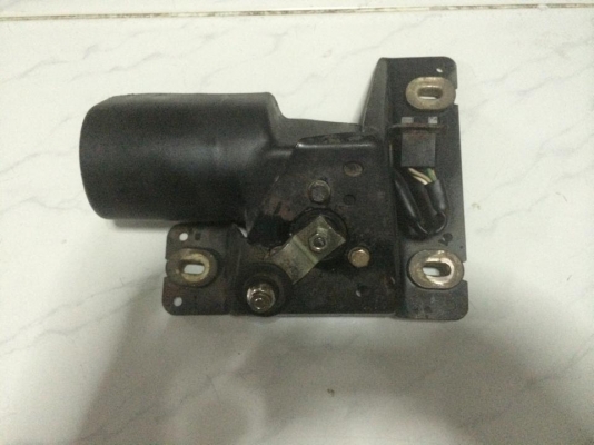 มอเตอร์ปัดน้าฝนBMW E30 ขาย1000บาท อยู่กรุงเทพ อ่อนนุช ศรีนครินทร์ ใกล้ซีคอน ส่งทั่วประเทศ รายละเอียดโทร0817113399 LINE id : bigbangsup