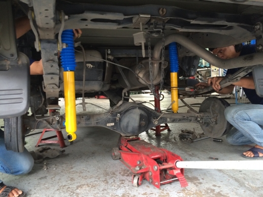 รับแก้ปัญหาช่วงล่าง รถ Toyota Fortuner by Shock Profender รับแก้ปัญหาช่วงล่าง รถ Toyota Fortuner by Shock Profender