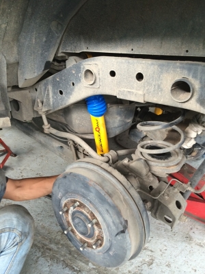 รับแก้ปัญหาช่วงล่าง รถ Pajerosport by Shock Profender