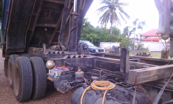 HINO 227 220 แรงม้า 2 เพลาดัมพ์ คอกเกษตร