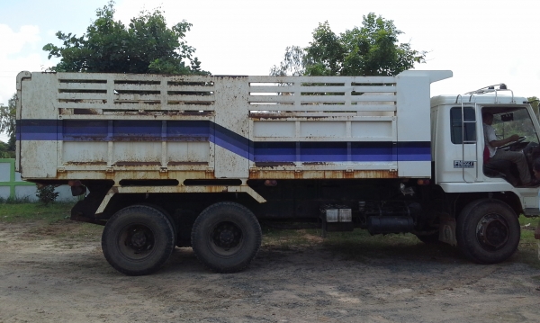 ไม่มีทะเบียนขายสิบล้อ 2เพลาดั้มหลงเทอร์โบ เครื่อง220แรงดีแน่น เกียรเดิมดี คัชชีสวยตลอดเส้น ยางพอใช้ หีวเก๋งสวย กะบะkac สภาพพร้อมใช้ ทะเบียนไม่มี แต่ทำได้