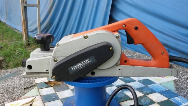 ขาย กบไฟฟ้า Maktec : MT110 ขาย กบไฟฟ้า Maktec : MT110