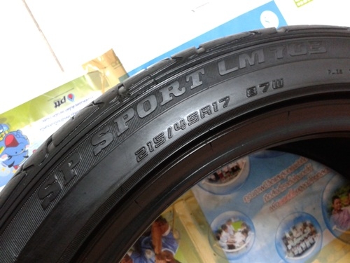 ยาง,215-45-17 DUNLOP-703 กลางปี12สภาพดีสี่เส้น 3,900