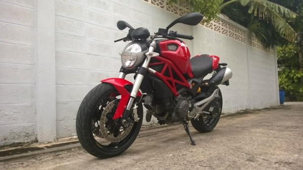 รถบ้าน DUCATI 795 วิ่งน้อย ใหม่กริ๊บ สวยเด่นจริง ขายถูก ต่อรองได้ รถบ้าน DUCATI 795 วิ่งน้อย ใหม่กริ๊บ สวยเด่นจริง ขายถูก ต่อรองได้