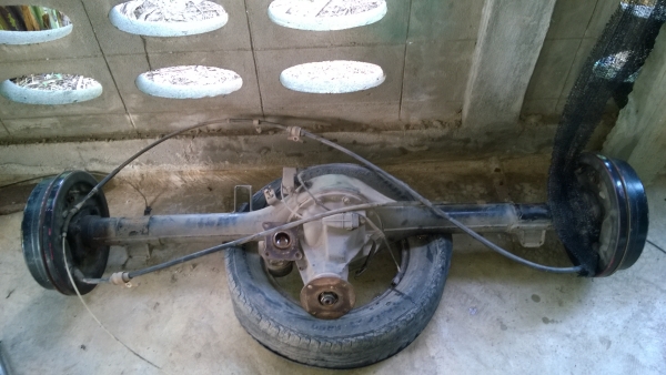 ขายเพลาท้าย ford ranger ปี 02 ยกเส้น อัตราทด 41/10 = 4.1 คับ