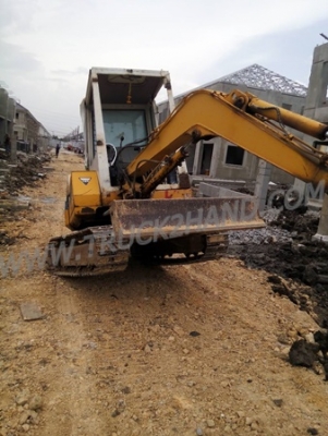 KOMATSU PC20 รุ่น 6  มีเอกสารซื้อขายพร้อม