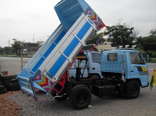 ขาย ISUZU NKR 4 ล้อ กระบะดั้ม พร้อมใช้งาน