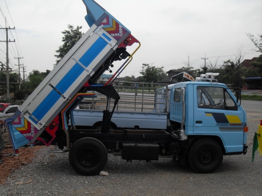 ขาย ISUZU NKR 4 ล้อ กระบะดั้ม พร้อมใช้งาน