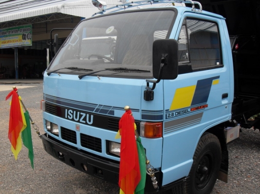 ขาย ISUZU NKR 4 ล้อ กระบะดั้ม พร้อมใช้งาน