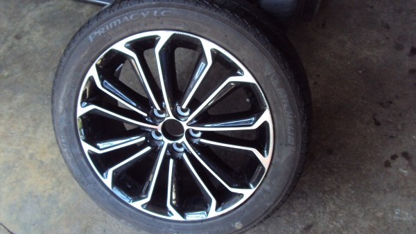 ขายล้อแม็ก17พร้อมยาง 215 50 17 มี1วงไว้ทำอะไหล่2000บาท