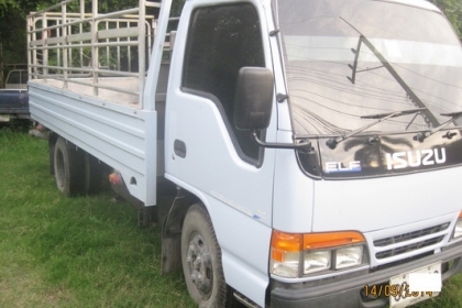 ขาย NKR 110 หัวการ์ตูน ปี 47 กระบะเลสทั้งลูกยาว 4.4 m สวย โทร 088-4501277