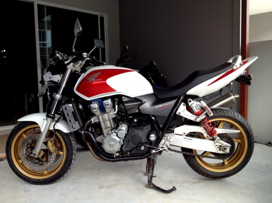 ขาย CB1300 ปี04 หัวฉีด อินวอย สรรพสามิตแท้ ท่อสูตรอคาโปรวิค ราคา 149000 บ ลดได้